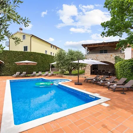 Pilato Villa