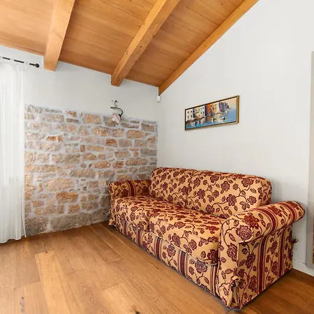 Pilato Villa *