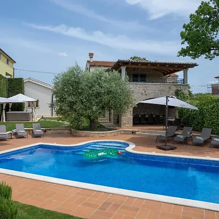 Pilato Villa *